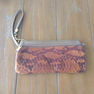 SOLD‼️Leather wristlet